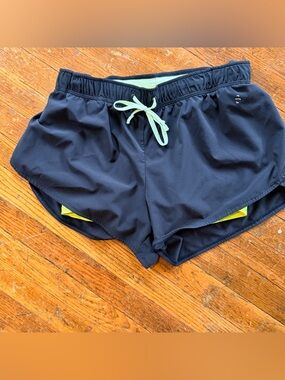 H&M Sport Neon Green Activewear Top